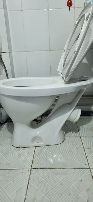 Продам унитаз почти новый, без бочка