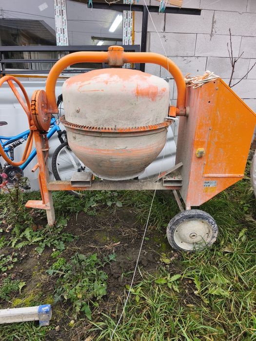 Betonieră mare profesionala