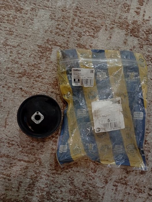 Подушка двигателя Nissan primera p12