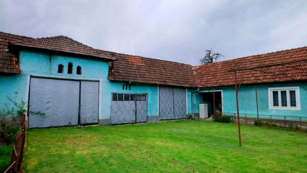 Casa intravilan - curte si gradina