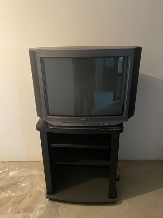 Бытовая техника телевизор и стиральная машина