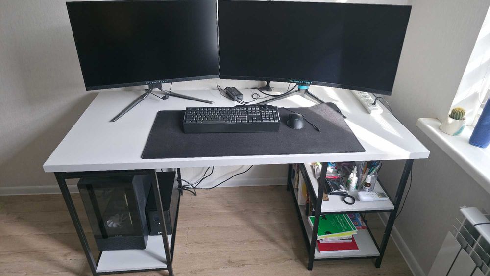 Стол компьютерный для офиса или дома