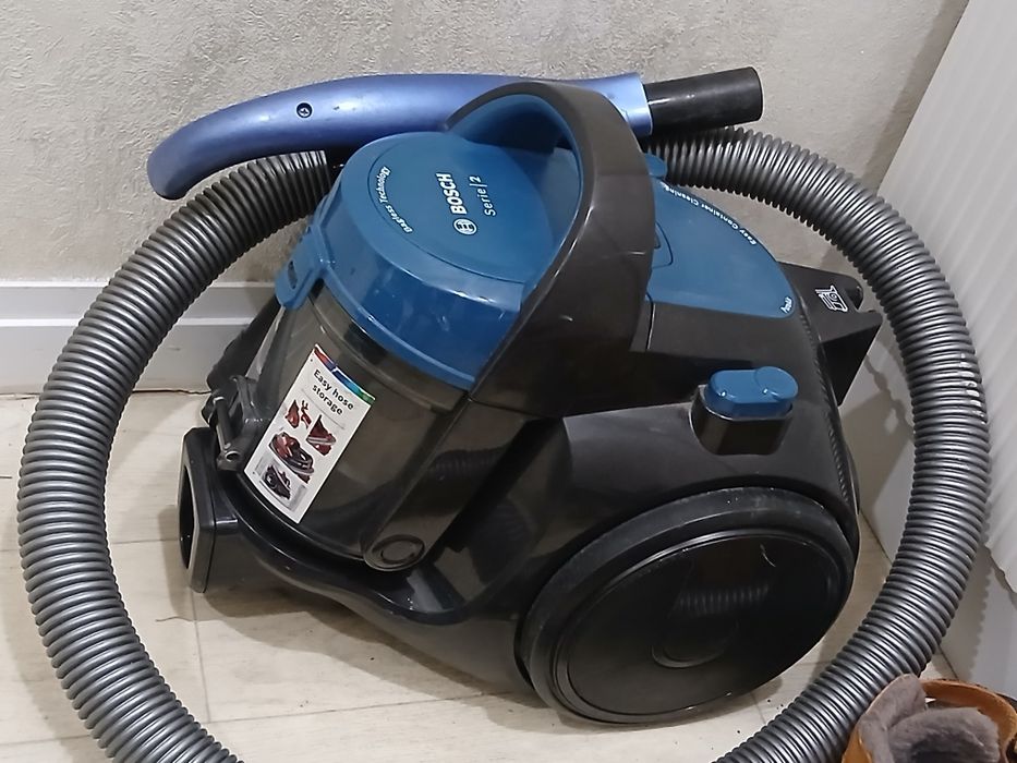 Продаю мощный пылесос