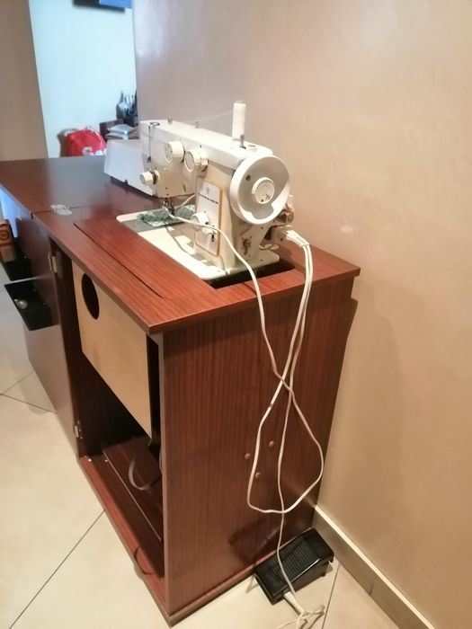 Швейная машинка Чайка142М