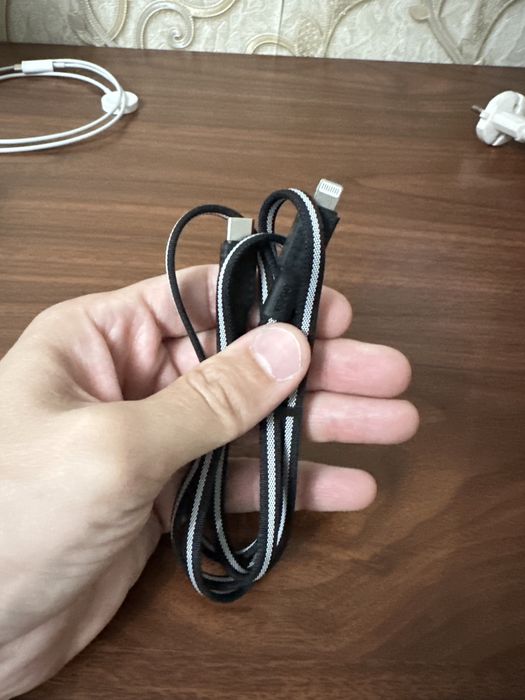 Продам айфон шнур hoco!