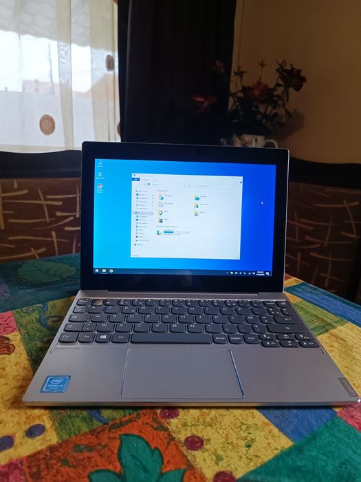 2 in 1 laptop -tableta cu Windows