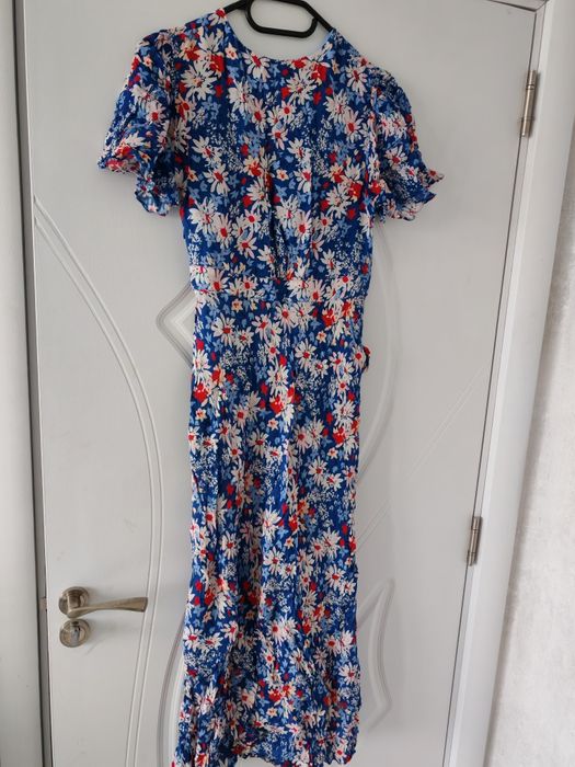 Пролетна флорална рокля