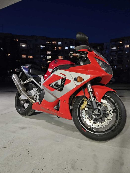 Honda CBR 929 Fireblade – само 31 000 км, отлично състояние