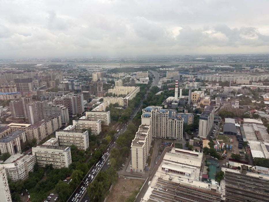 Срочно продаётся в PIRAMIT TOWER 52,6 кв.м коробка на 45- этаже.