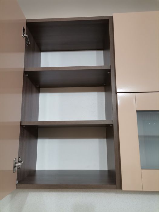 Продавам МДФ кухня с ширина 2.50м.