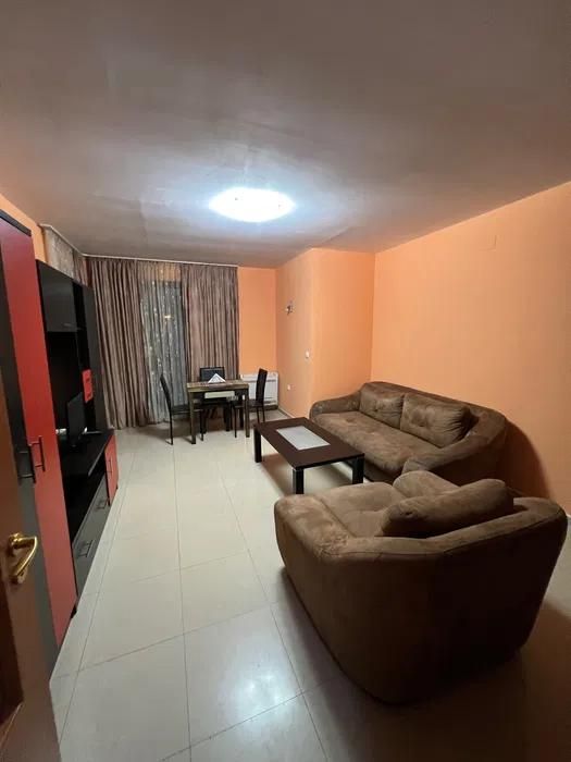 Дава се под наем Двустаен апартамент в Варна, Левски - 80 кв.м за 575 € - Снимка #1