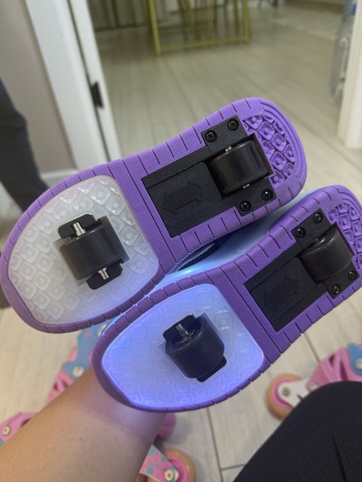 Роликовые кроссовки