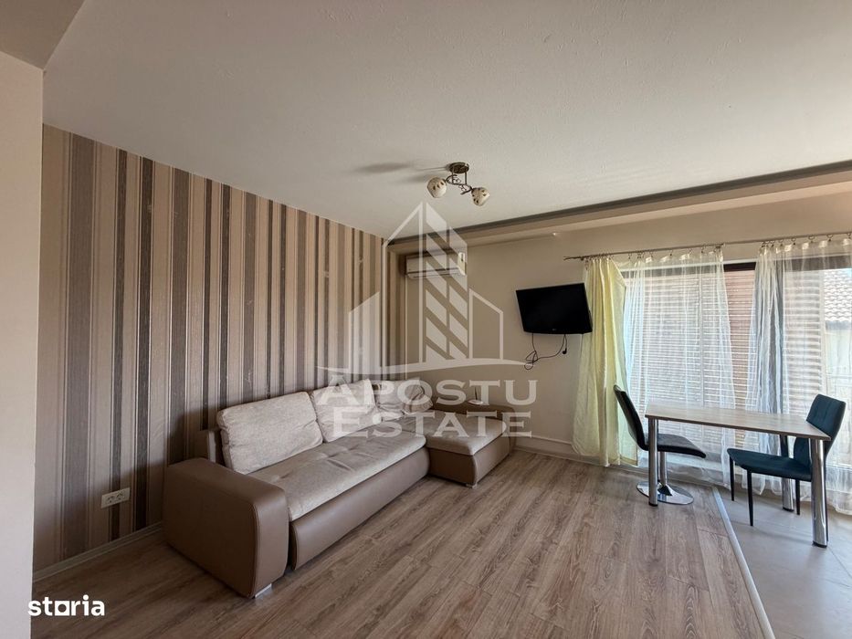 Apartament cu 3 camere de vânzare ,terasă mare, Dumbravita — fotografia 3