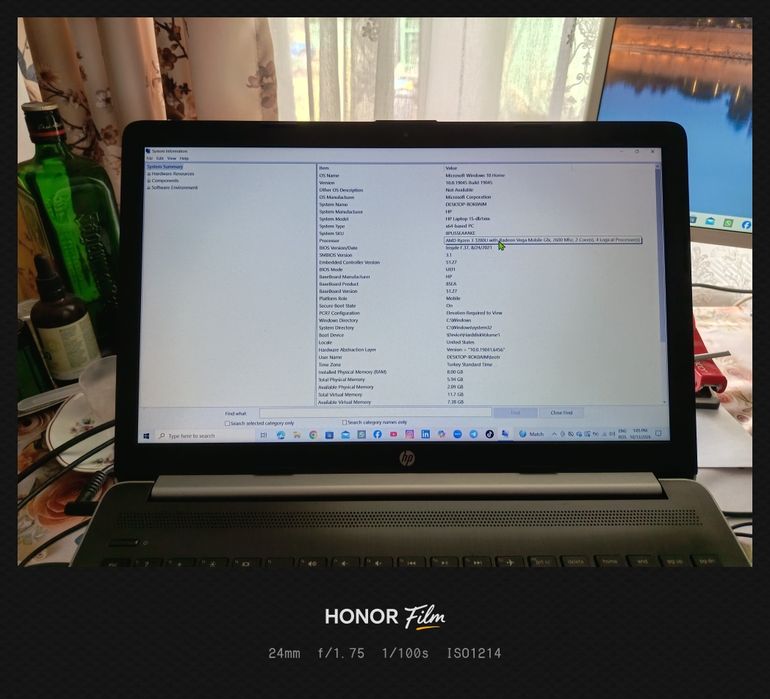 Vând laptop HP Ryzen 3-2,60 GHz, SSD 500GB, RAM 500GB