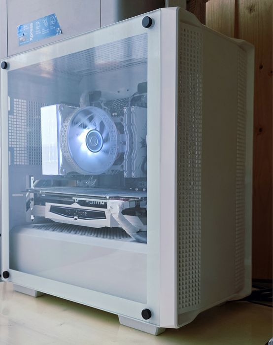 Unitate pc gaming Pearl White