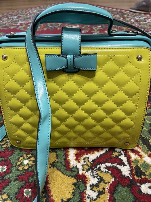 Сумка женская яркая