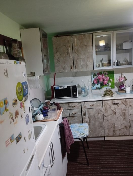 Продам двух этажный хороший дом
