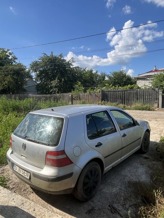 Vând Volkswagen Golf 4, motor 1.4 16V
