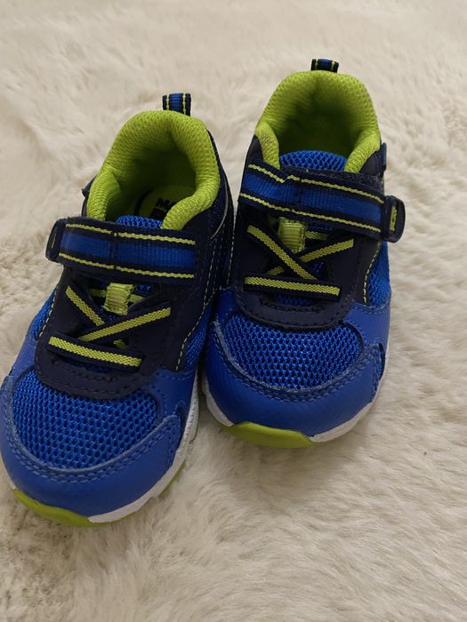 De vanzare adidasi , pantofiori bebe