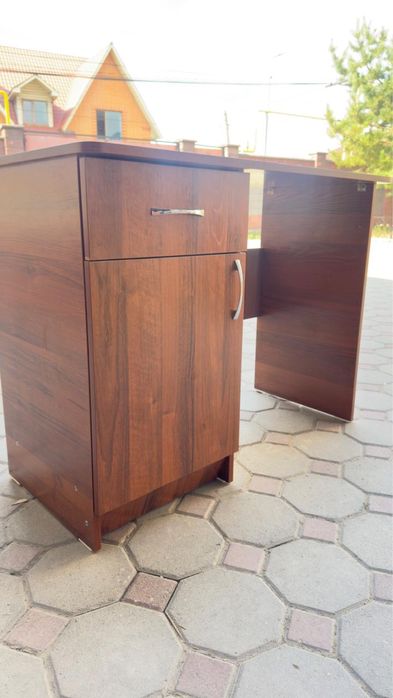 Продам письменный стол