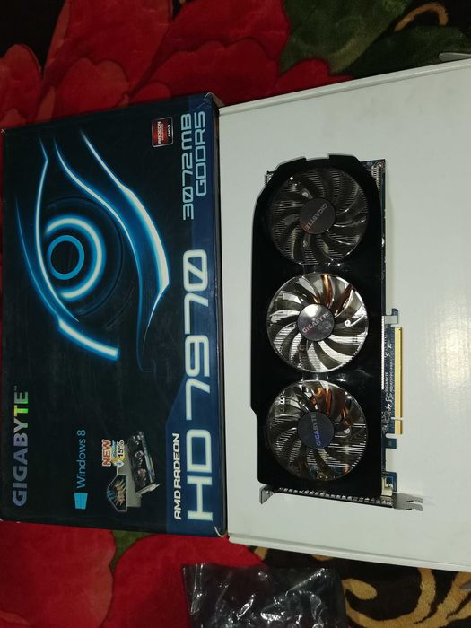 Продам видеокарту Radeon HD7970