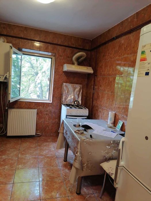 ofer spre inchiriere ap 2 camere semidecomandat