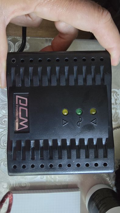 Стабилизатор напряжения Powercom TCA-1200