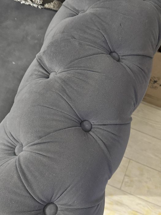 Диван большой , красивый