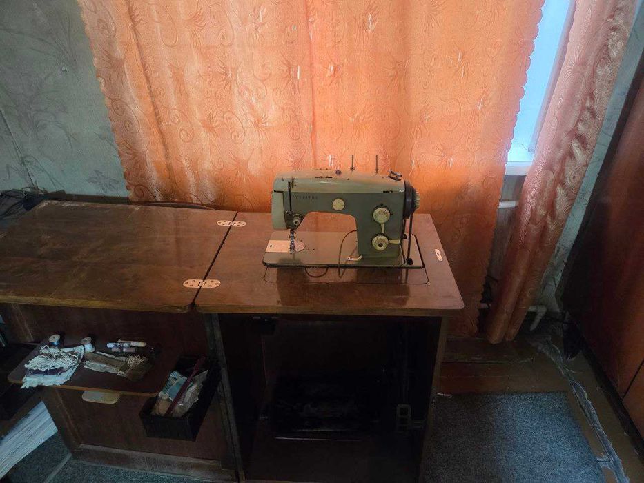 швейная машинка чайка 132м  и веритас