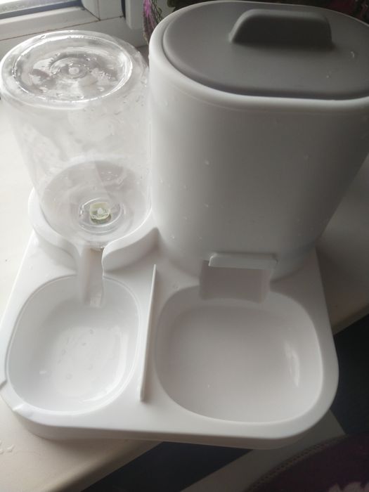 Кормушка для животных