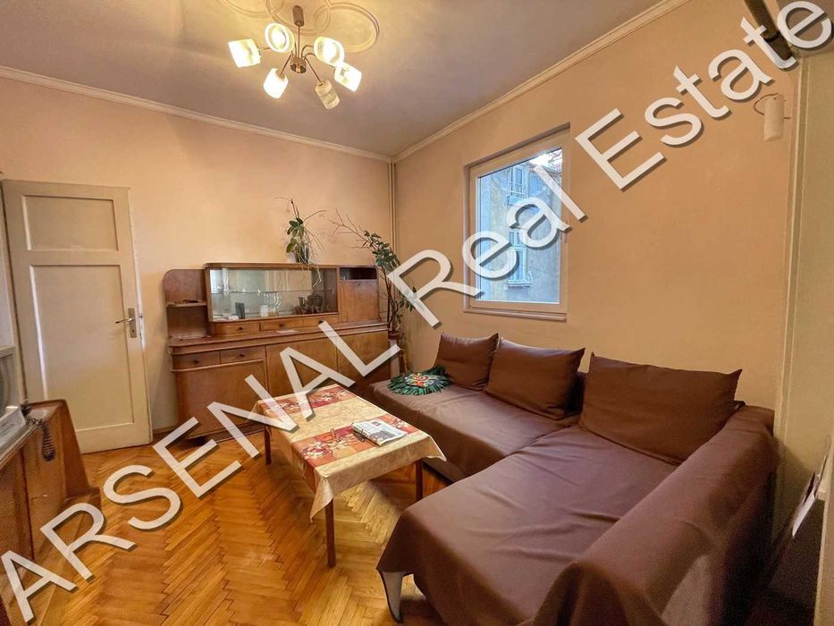 Дава се под наем Тристаен апартамент в София, Център - 95 кв.м за 450 € - Снимка #2