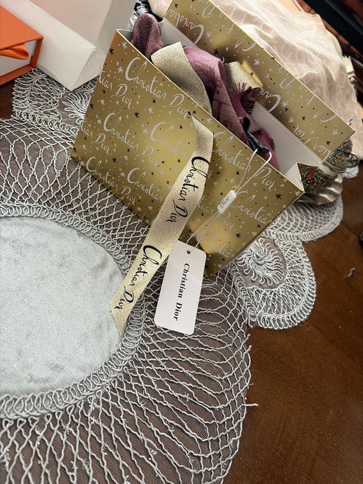 Esarfa superba, Dior