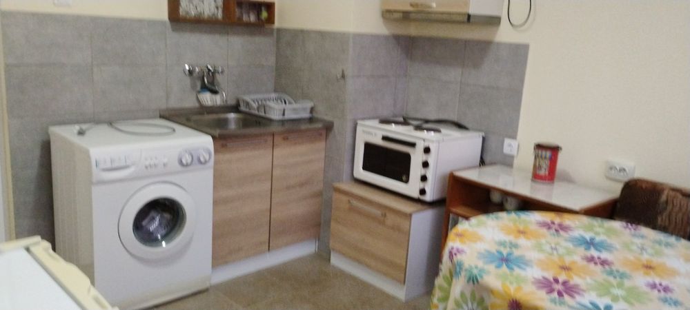 Дава се Под наем