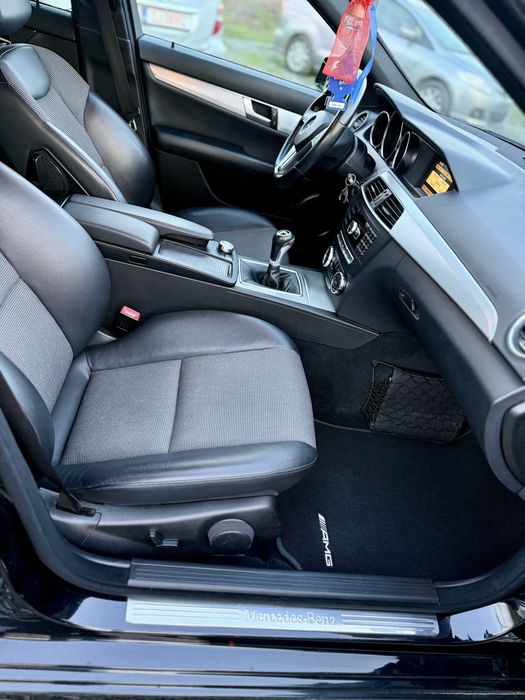 MERCEDES-BENZ C-Class 2012 — imagine 4