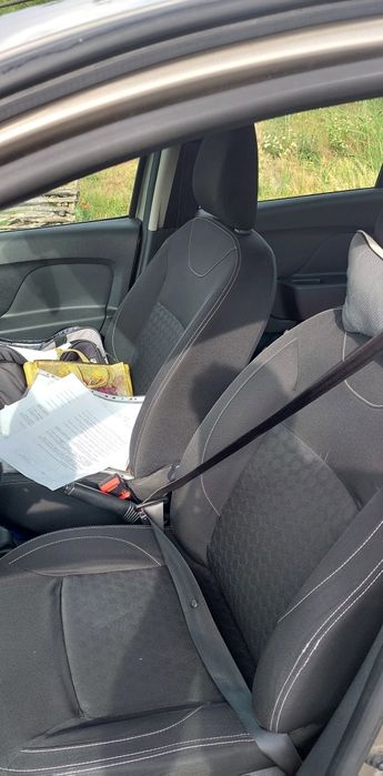Vand Dacia Logan benzină 90 cp navigatie android camera senzori parcar