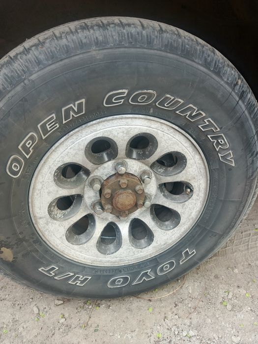 Продам резину два комплекта