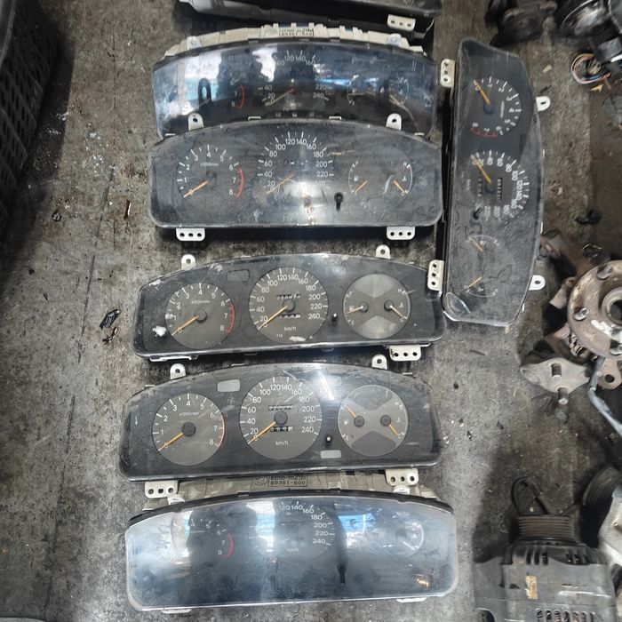 щиток панель Toyota carina e