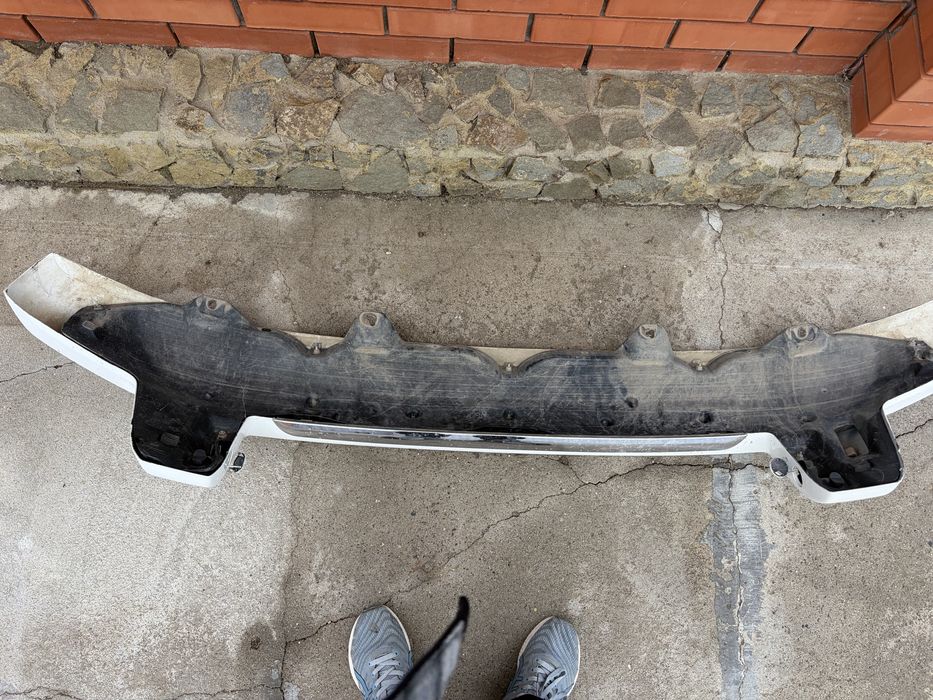 Продам бампер на губу на прадо150