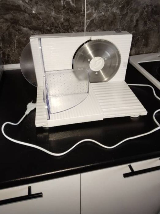 Слайсер ломтерезка хлеборезка