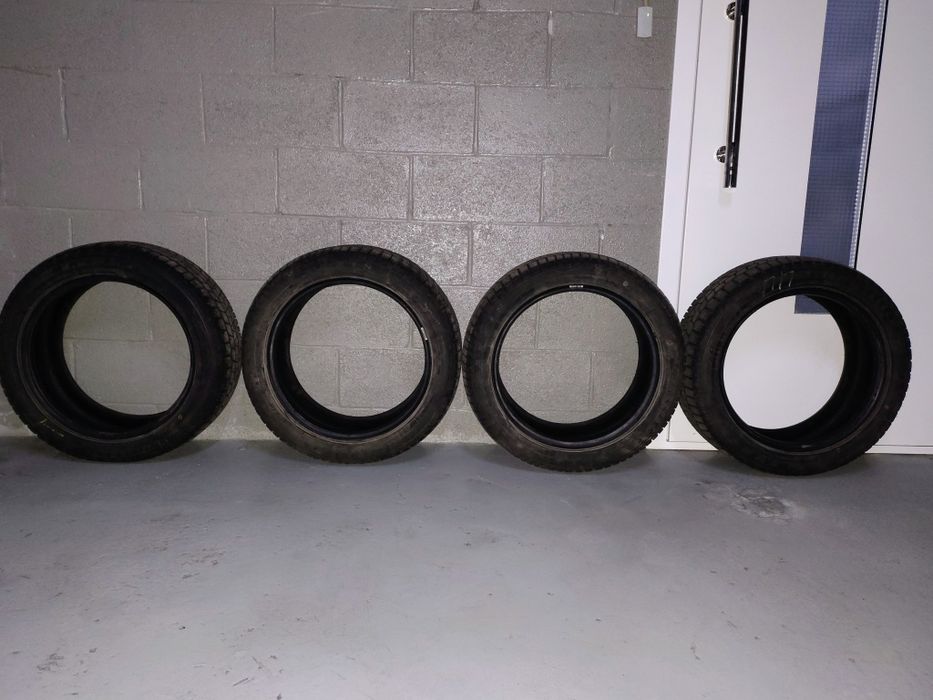 Maxxis 215/50/17 почти новые