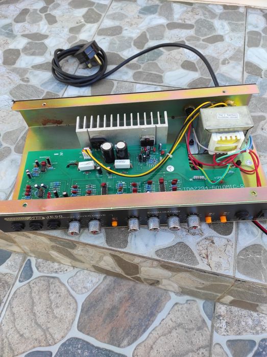 Amplificator Aucoustic Solution AS