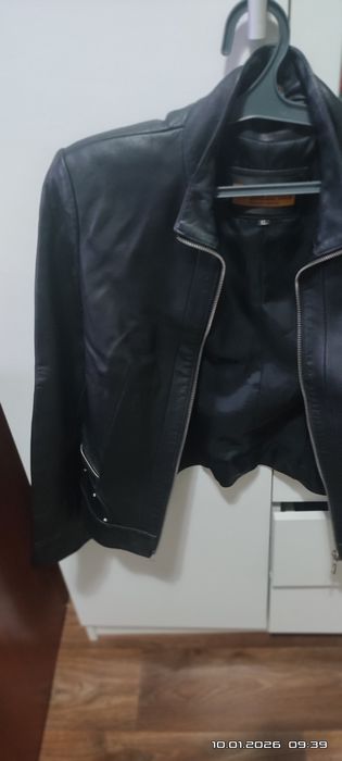 Куртка кожанная.