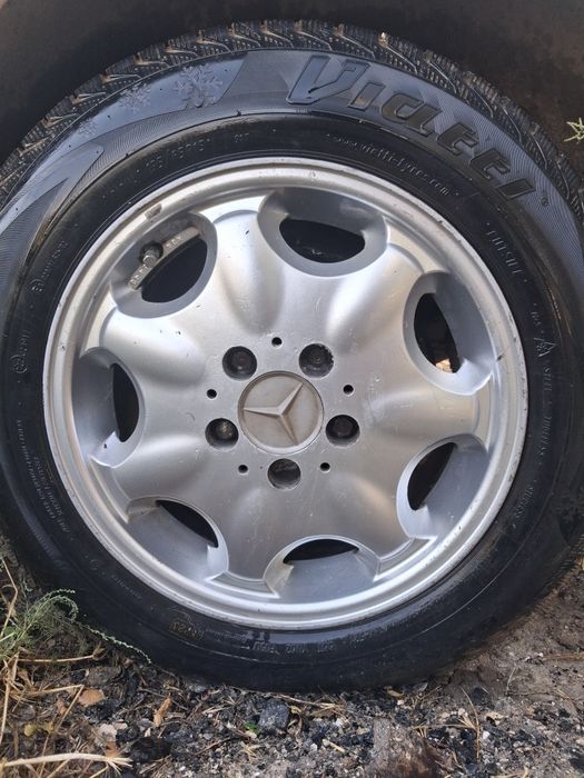 Продам Диски Мерседес 124  с резиной  15