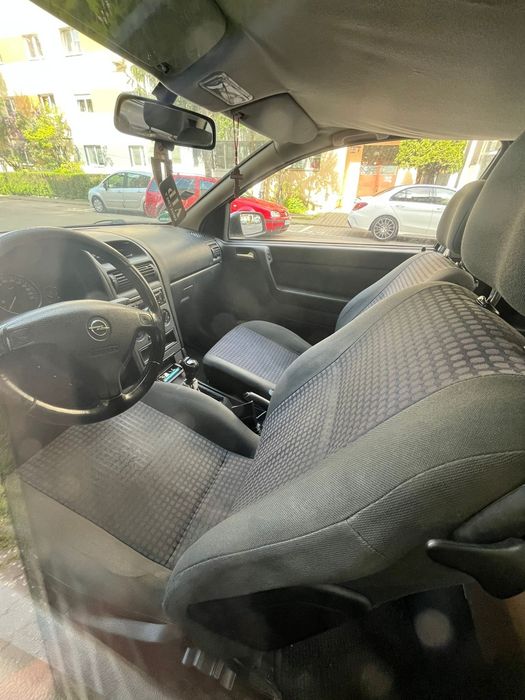 Opel Astra disponibil