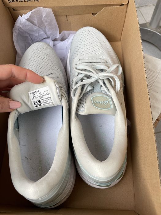 Два чифтаМъжки маратонки