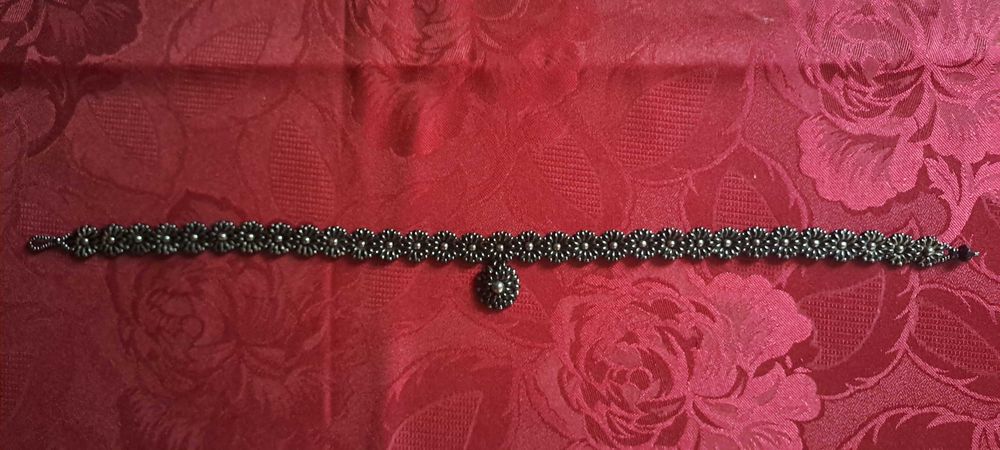 Ръчно изработени обеци и гривна в стилен черен цвят