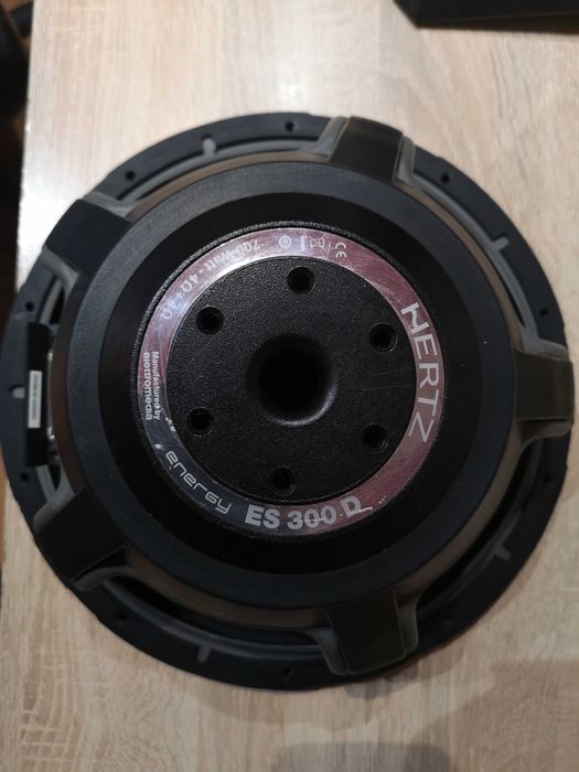 Продавам суб бас 12 Херц 2 канала перфектно състояние