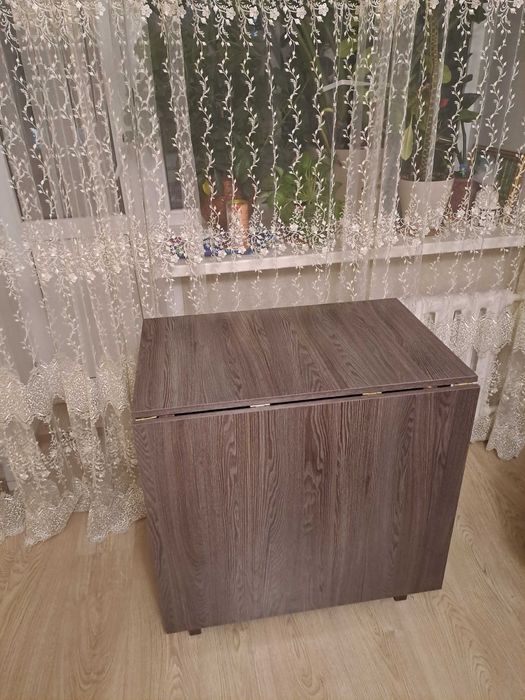 Продам стол-трасформер.