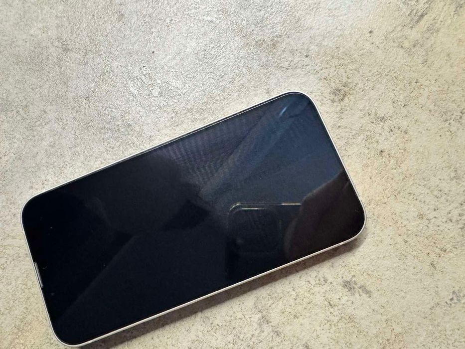 iPhone 14ка бяла