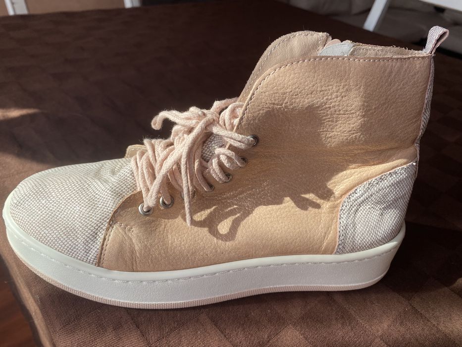 Дамски кецове от естествена кожа